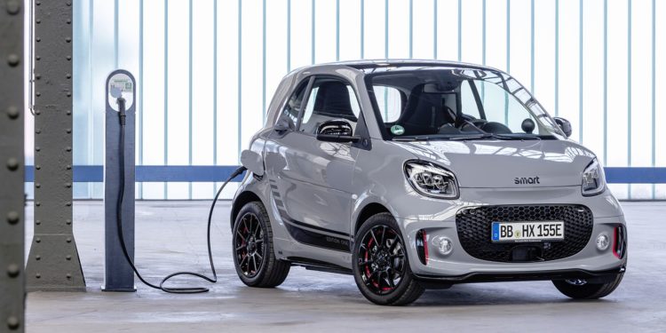 Smart Racingrey launches a new limited edition in tribute to Formula E