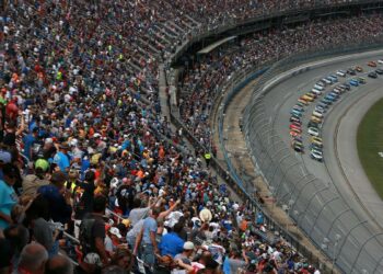 Fanáticos del automovilismo se empiezan a enamorar de los vehículos eléctricos