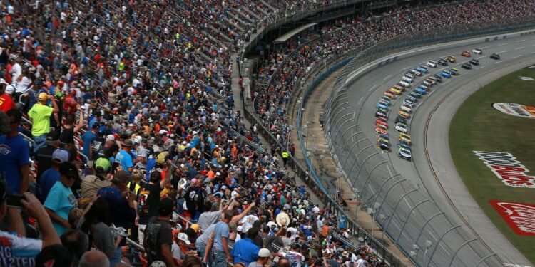 Fanáticos del automovilismo se empiezan a enamorar de los vehículos eléctricos