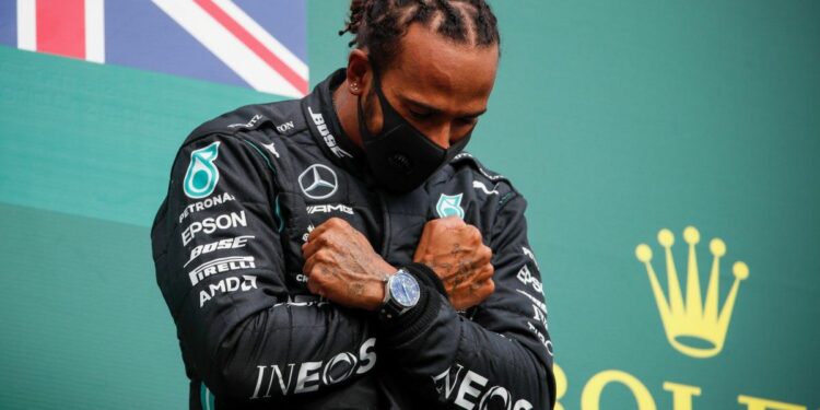 Hamilton sigue con aspiraciones intactas pese al dominio del equipo de Rosberg en la Extreme E