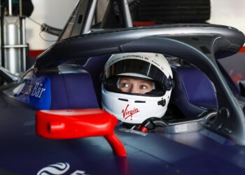 Alice Powell joins Formula E with Virgin Racing