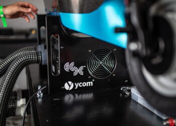 YCOM: La mente maestra detrás del scooter oficial del eSkootr Championship