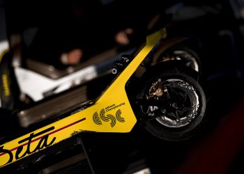 Así es una vuelta a bordo del S1-X, scooter oficial del eSkootr Championship