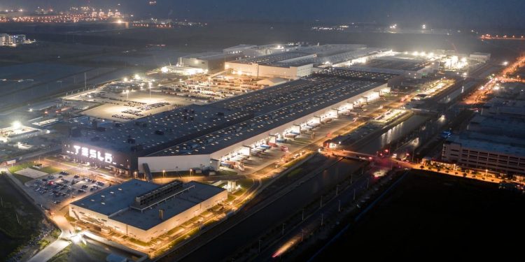 Balance de Tesla en 2021: Cifras arrolladoras de producción en su planta de Shanghái
