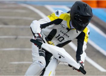 Sube a bordo del S1-X con Aymard Vernay antes del debut oficial de eSkootr Championship