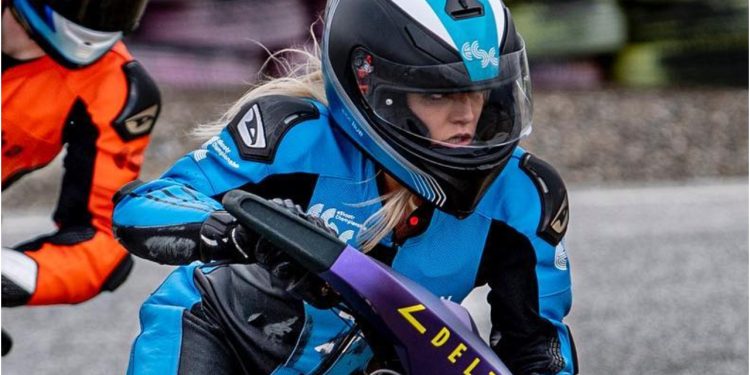 Elise Christie tras unirse a eSC: «Es una sensación increíble decir que soy piloto profesional de eSkootr Championship»