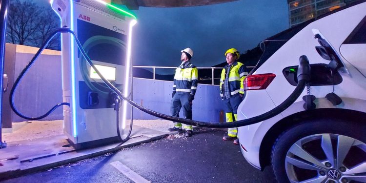 ABB and Eviny to Install Chargers Capable of Refueling 100% of Energy in Less than 15 Minutes