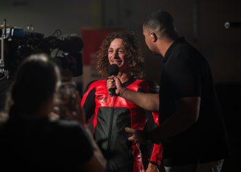 Matis Neyroud hace historia tras ganar la primera carrera de eSkootr Championship