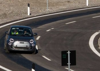 Stellantis Started Testing on “Arena of the Future”: the Circuit Capable of Charging Vehicles on the Move
