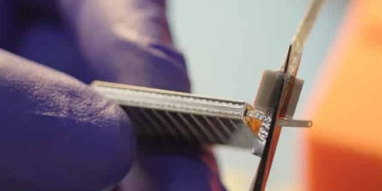 Batería a base de silicio podría recuperar 98% de carga de VE en solo 10 minutos