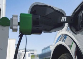 FORD Works on Robotic Charging Method for Electric Vehicles