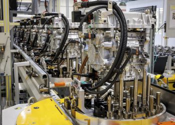 Renault Starts Mass Production of Second Electric Engine