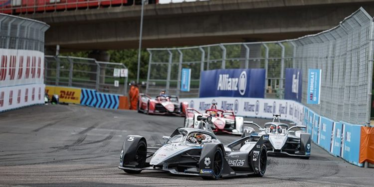 Vandoorne’s Solid Performance in London Puts Him on the Brink of the Title