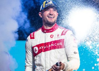 Jake Dennis renueva contrato con Andretti