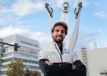 Antonio Félix da Costa sigue de cerca la elaboración del “Porsche 99X Electric Gen3”