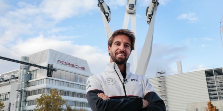 Antonio Félix da Costa sigue de cerca la elaboración del “Porsche 99X Electric Gen3”