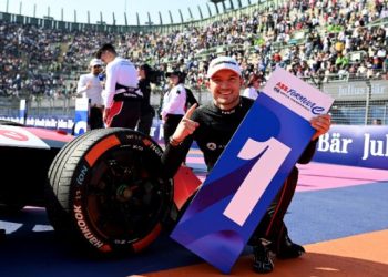 Jake Dennis conquista la primera carrera de la era Gen3 en México