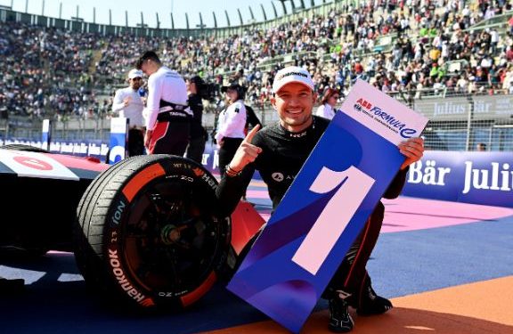 Jake Dennis conquista la primera carrera de la era Gen3 en México