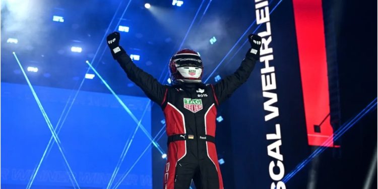 Pascal Wehrlein triunfa por partida doble en Diriyah y se adueña de la clasificación de la Fórmula E