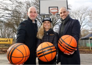 Continental Tyres inaugura cancha de baloncesto construida con neumáticos reciclados de Extreme E