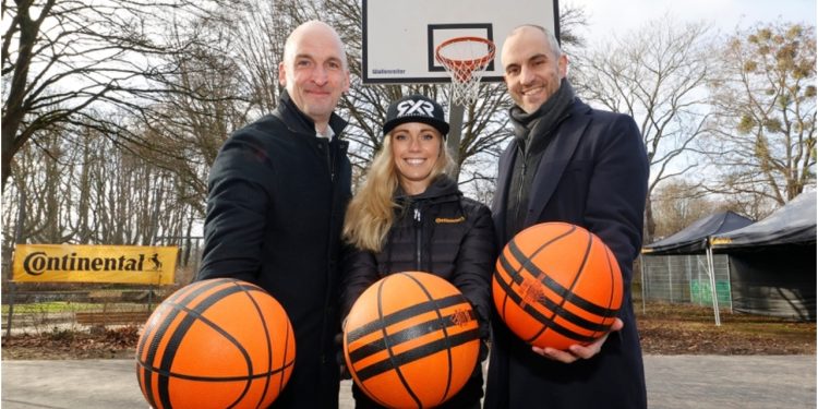 Continental Tyres inaugura cancha de baloncesto construida con neumáticos reciclados de Extreme E