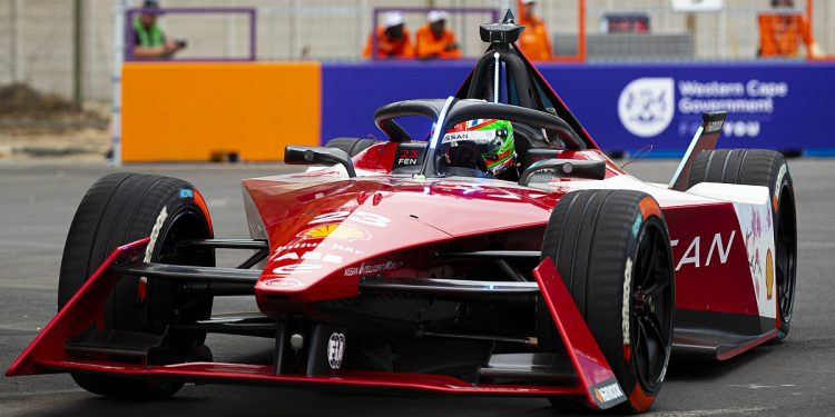 Sacha Fenestraz pasa la página y pone el foco en Sao Paulo