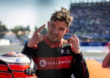 Dennis carga contra Ticktum tras choque en Sao Paulo