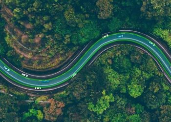 Sweden Prepares a Major Highway Capable of Charging Cars in Transit