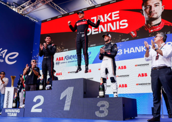 Euforia en Avalanche Andretti tras liderato de Dennis