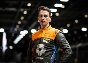 Neom McLaren Extends Agreement with Jake Hughes
