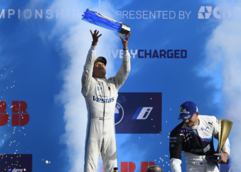 A Champion Returns: Nick de Vries Signs with Mahindra Racing