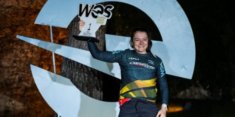 Justine Tonso: La estrella en ascenso del ciclismo de montaña eléctrico